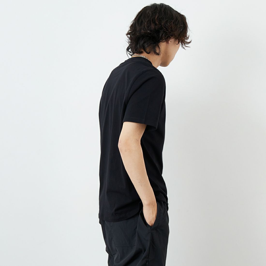 MAISON KITSUNE [メゾン キツネ] フォックスヘッド パッチ レギュラー Tシャツ [LM00104KJ0008] P199 BLK &&モデル身長：179cm 着用サイズ：L&&