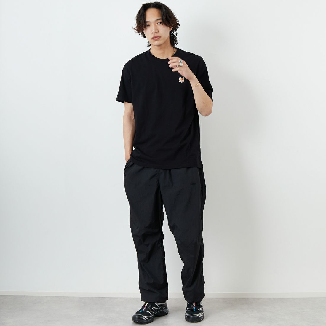 MAISON KITSUNE [メゾン キツネ] フォックスヘッド パッチ レギュラー Tシャツ [LM00104KJ0008] P199 BLK &&モデル身長：179cm 着用サイズ：L&&