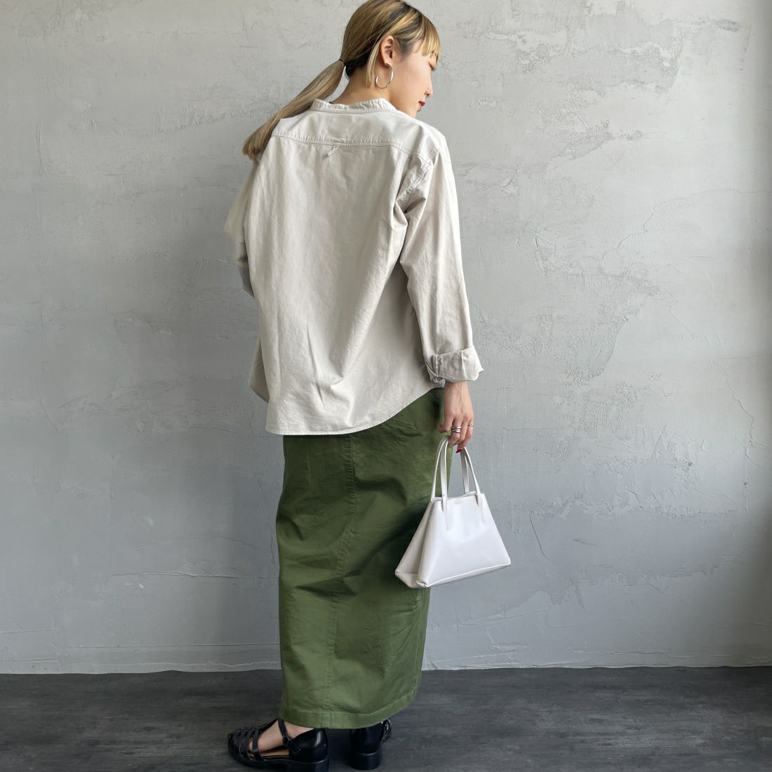 DANTON [ダントン] オックスフォード バンドカラーシャツ [DT-B0279SOX] OYSTER &&モデル身長：156cm 着用サイズ：36&&