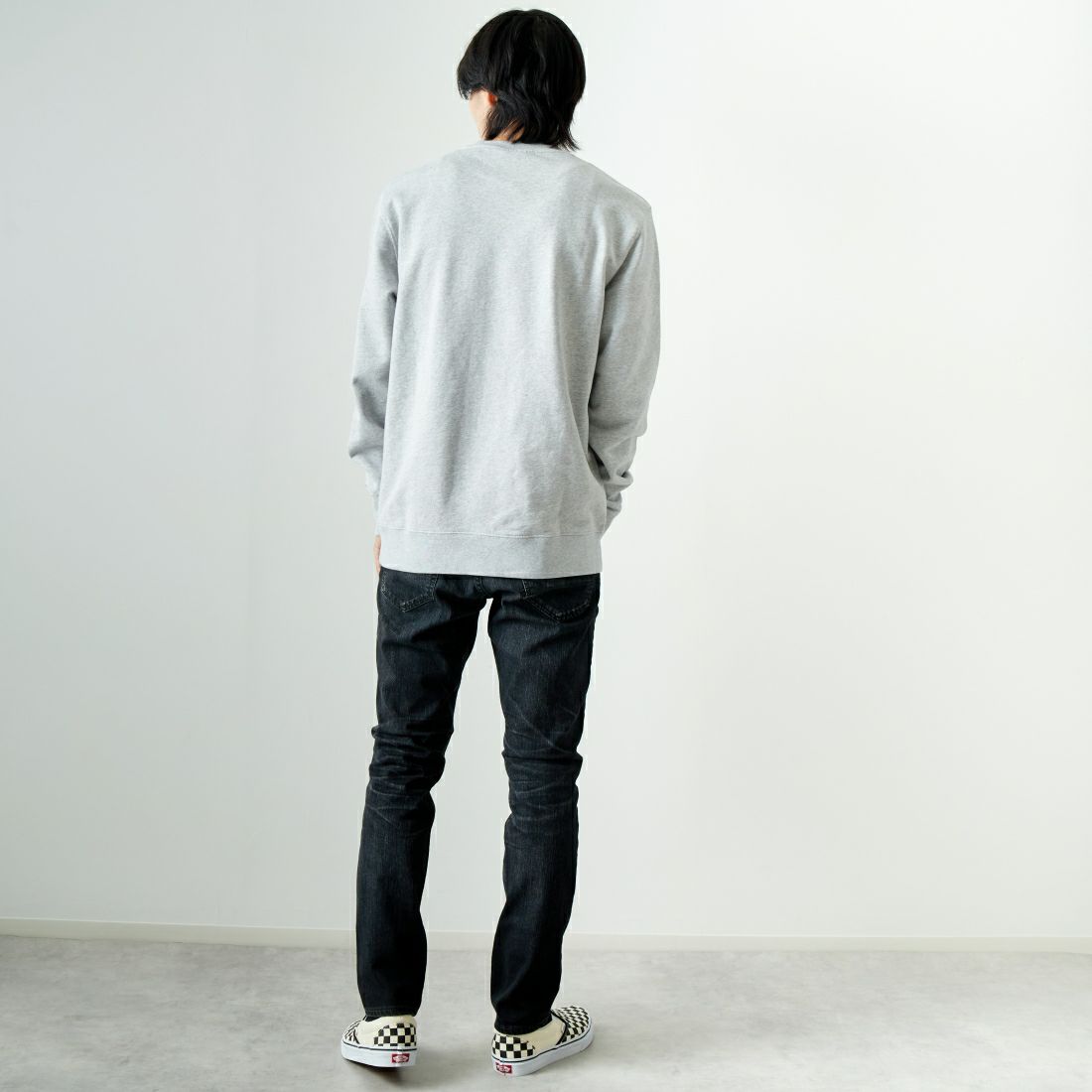 MAISON KITSUNE [メゾン キツネ] フォックスヘッドパッチ レギュラースウェットシャツ [LM00301KM0001] H120 L.GRY &&モデル身長：179cm 着用サイズ：L&&