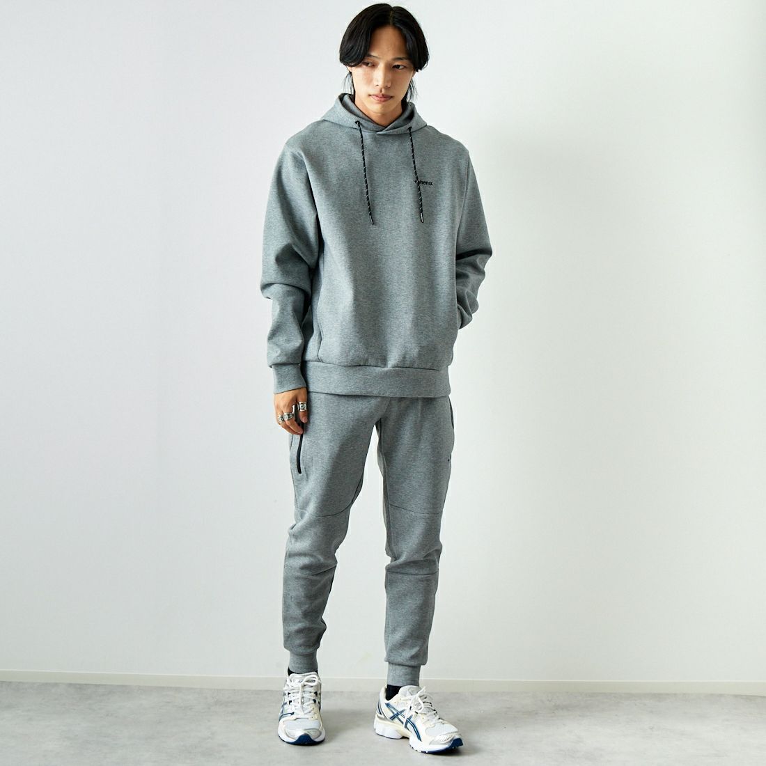 +phenix [プラスフェニックス] 別注 ダンボールニット スウェットパーカー [POO-24038IN-JF] GRAY &&モデル身長：179cm 着用サイズ：L&&