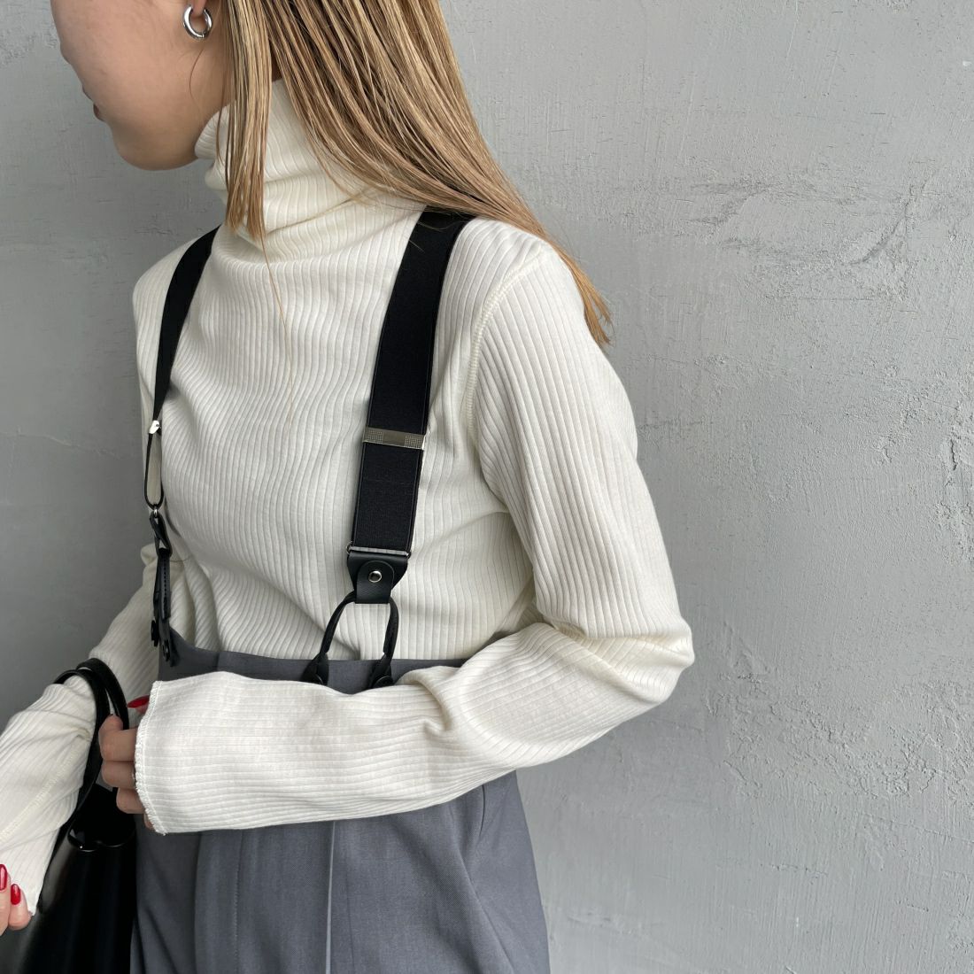 THE SHINZONE [ザ シンゾーン] ハイネックリブカットソー [24SMSCU05] 01 WHITE&&モデル身長：156cm　着用サイズ：F0&&