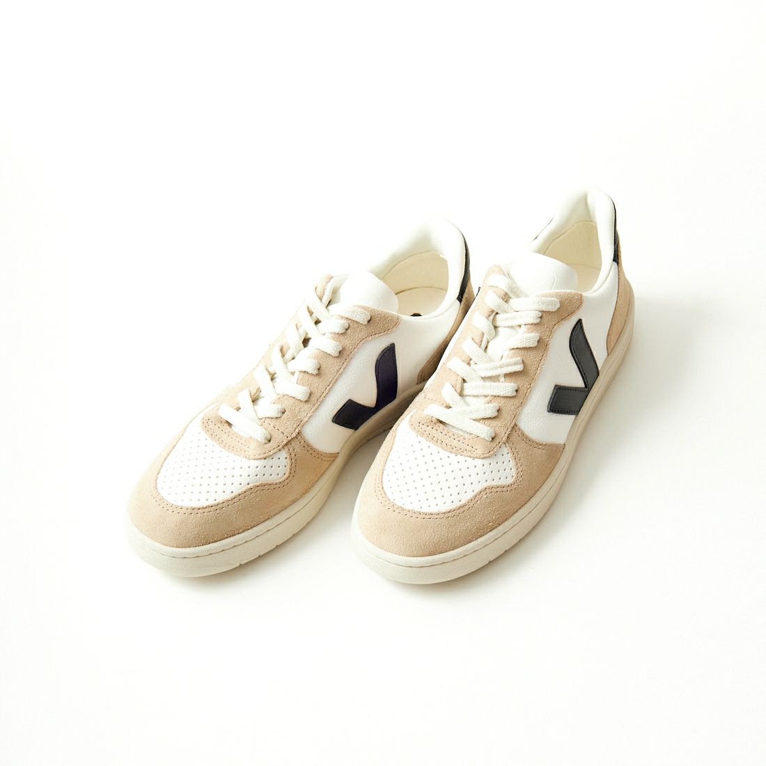 VEJA [ヴェジャ] レザースニーカー [V-10] E-WHT BLK