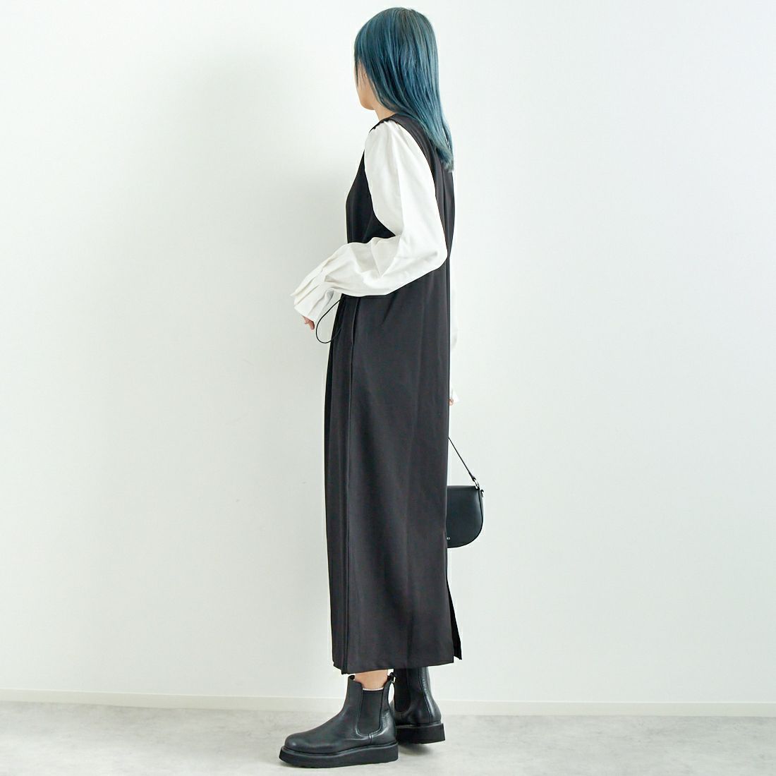 Maison de L'allure [メゾン ドゥ ラリュール] 布帛ドッキングドロストワンピース [M24132013] 02 BLK/OFF &&モデル身長：167cm 着用サイズ：F&&