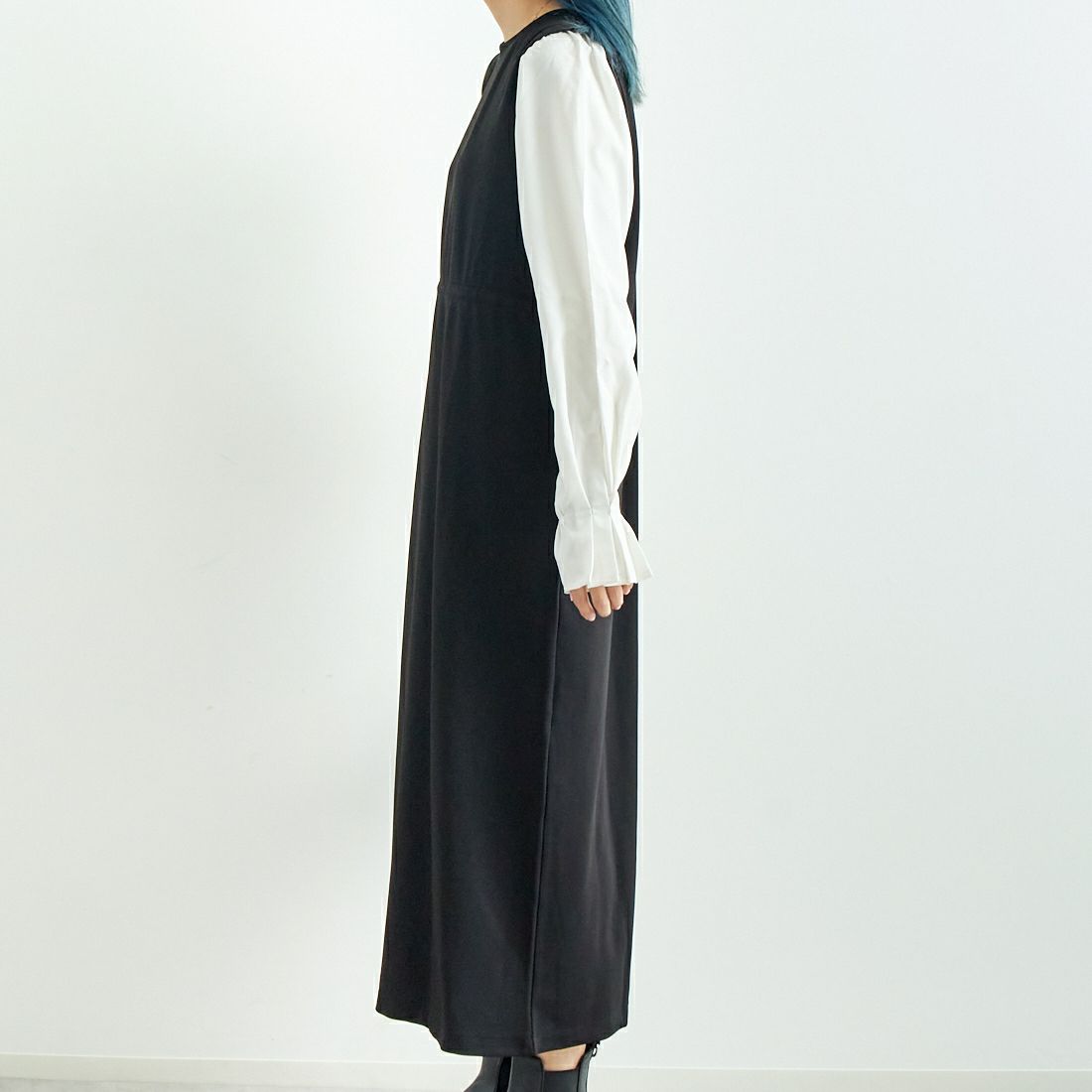 Maison de L'allure [メゾン ドゥ ラリュール] 布帛ドッキングドロストワンピース [M24132013] 02 BLK/OFF &&モデル身長：167cm 着用サイズ：F&&