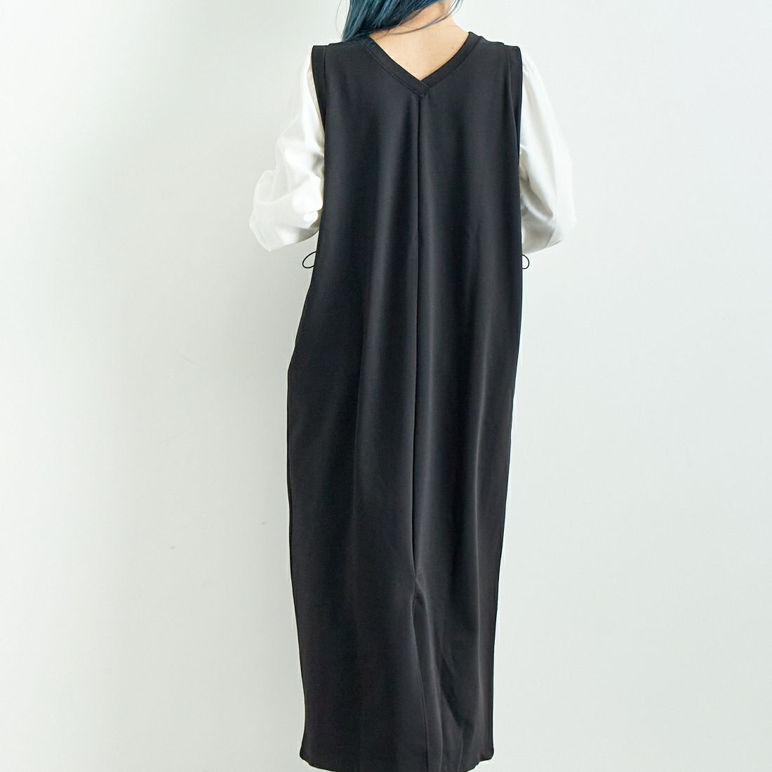 Maison de L'allure [メゾン ドゥ ラリュール] 布帛ドッキングドロストワンピース [M24132013] 02 BLK/OFF &&モデル身長：167cm 着用サイズ：F&&