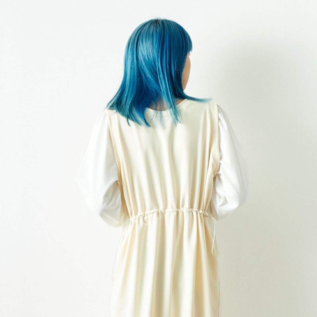 Maison de L'allure [メゾン ドゥ ラリュール] 布帛ドッキングドロストワンピース [M24132013] 21 IVR/OFF &&モデル身長：167cm 着用サイズ：F&&