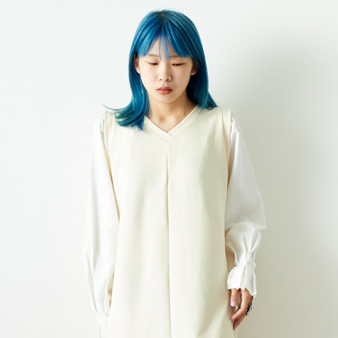 Maison de L'allure [メゾン ドゥ ラリュール] 布帛ドッキングドロストワンピース [M24132013] 21 IVR/OFF &&モデル身長：167cm 着用サイズ：F&&