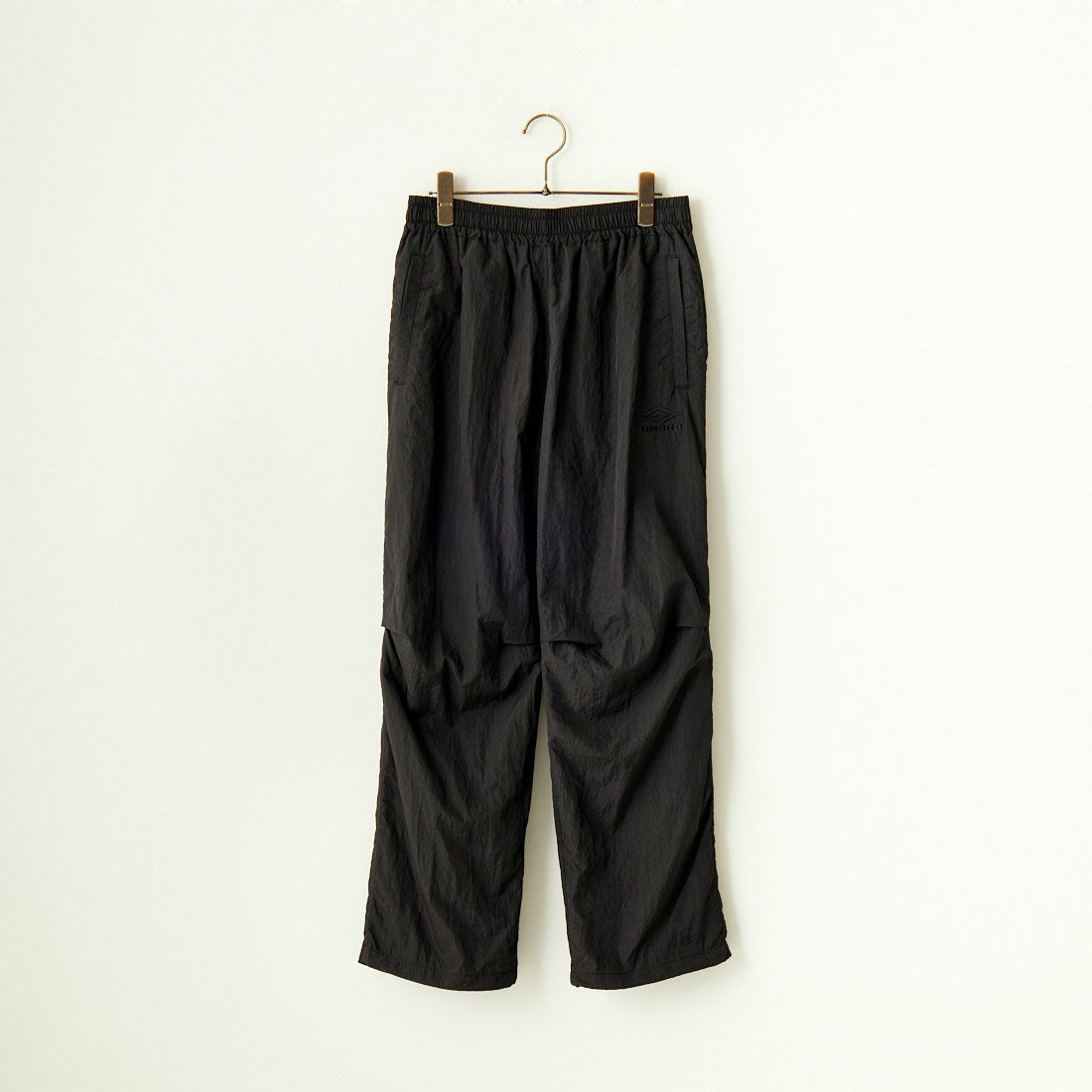 umbro [アンブロ] 別注 トレーニングナイロンパンツ [KBT58-NK-PT6-JF] BLACK