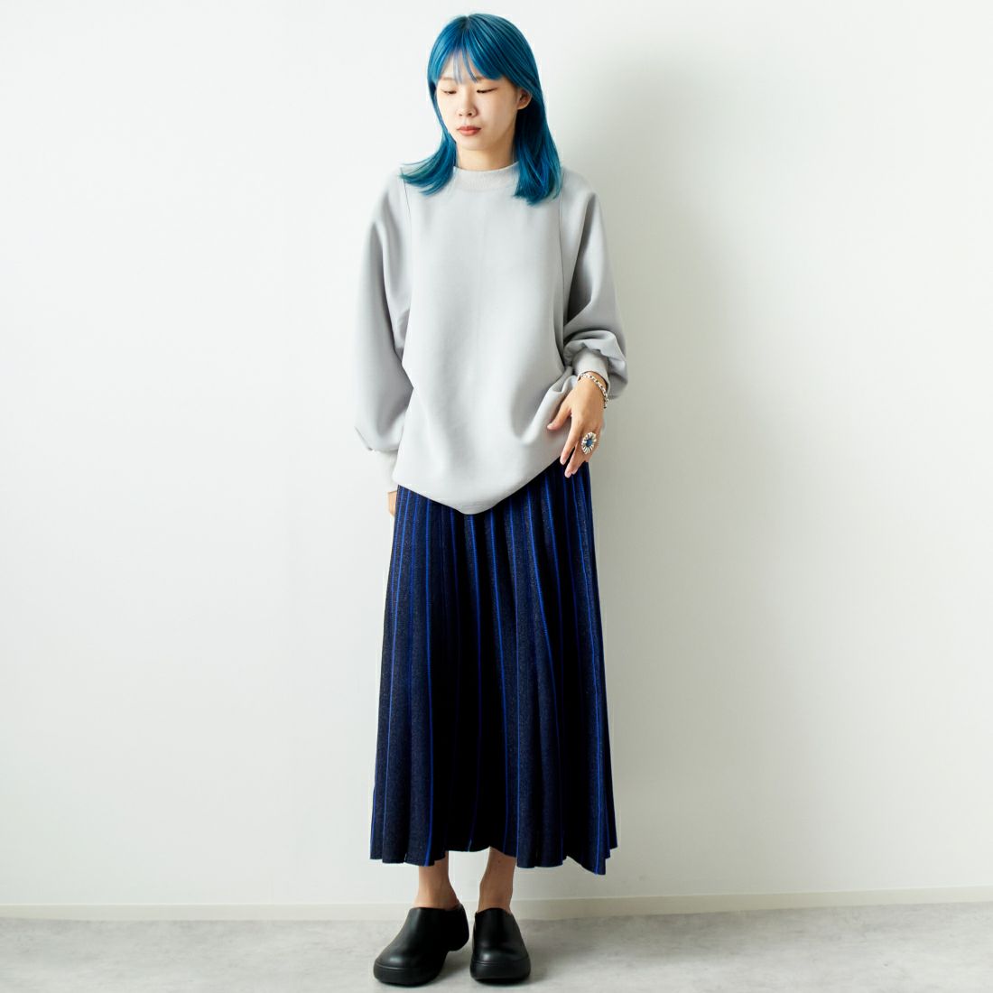 TORRAZZO DONNA [トラッゾドンナ] ラメミックスリバーシブルスカート [6253-597] 98 NAVY &&モデル身長：167cm 着用サイズ：F&&