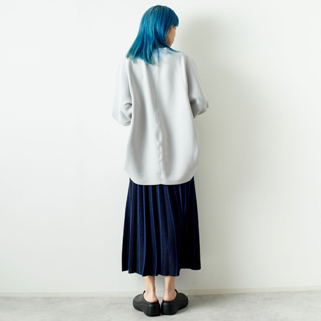 TORRAZZO DONNA [トラッゾドンナ] ラメミックスリバーシブルスカート [6253-597] 98 NAVY &&モデル身長：167cm 着用サイズ：F&&