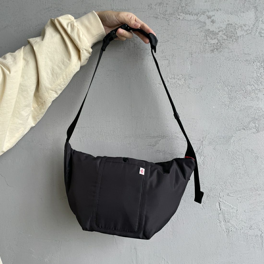 DANTON [ダントン] ポリエステルタフタ スリングバッグ [CHEMIN-VERT-42] BLACK