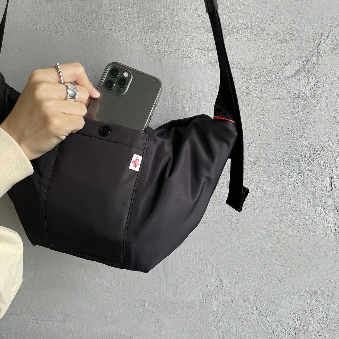 DANTON [ダントン] ポリエステルタフタ スリングバッグ [CHEMIN-VERT-42] BLACK