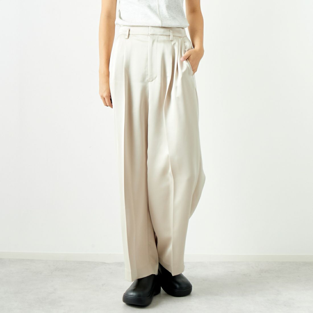 810 BEIGE&&モデル身長：167cm 着用サイズ：38&&