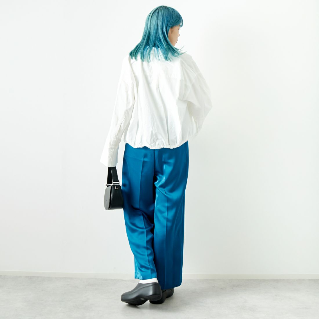 ma couleur [マ クルール] シルキーサテン ダブルクロスタックワイドパンツ [J-4659] 620 CERULE &&モデル身長：167cm 着用サイズ：38&&