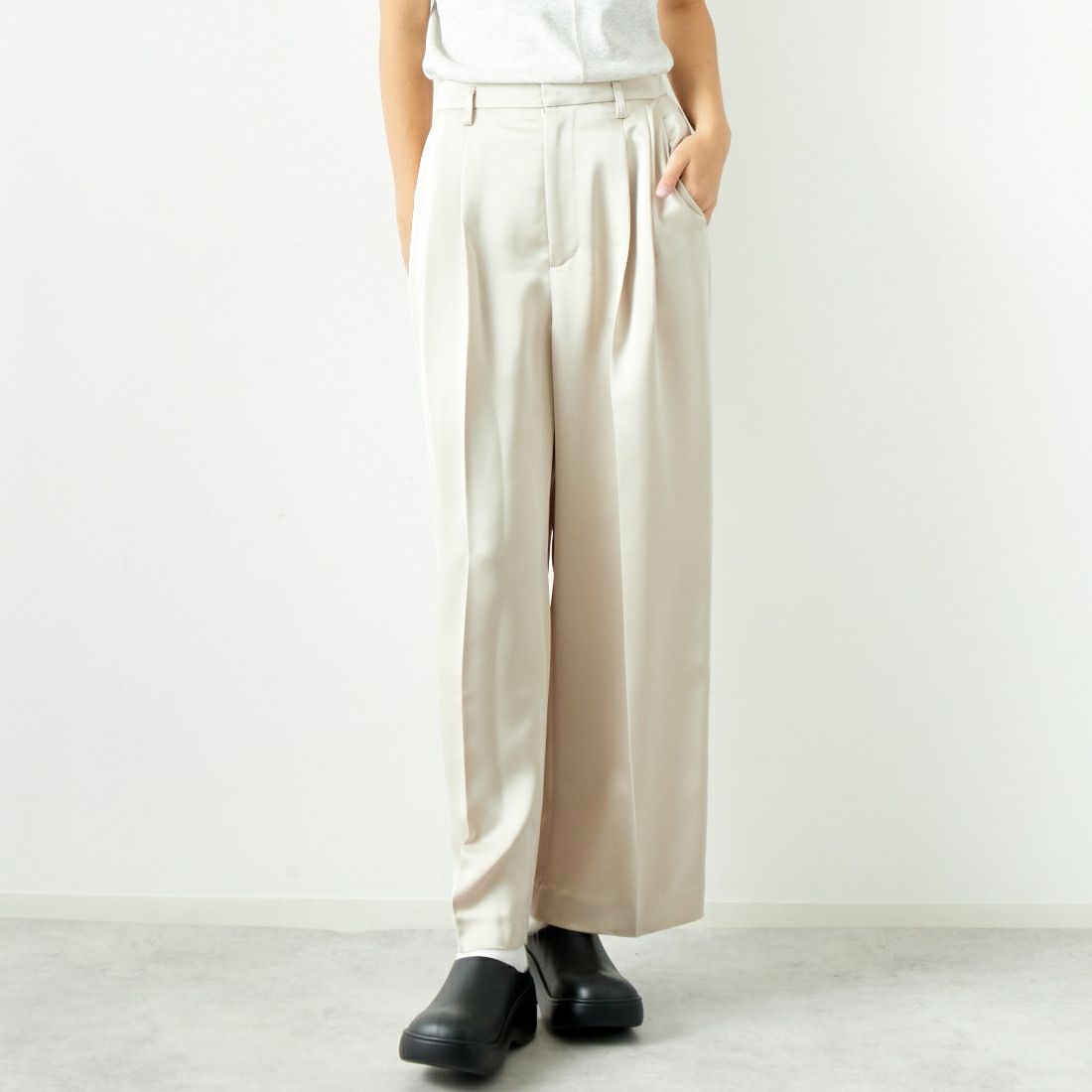 ma couleur [マ クルール] シルキーサテン ダブルクロスタックワイドパンツ [J-4659] 810 BEIGE &&モデル身長：167cm 着用サイズ：38&&