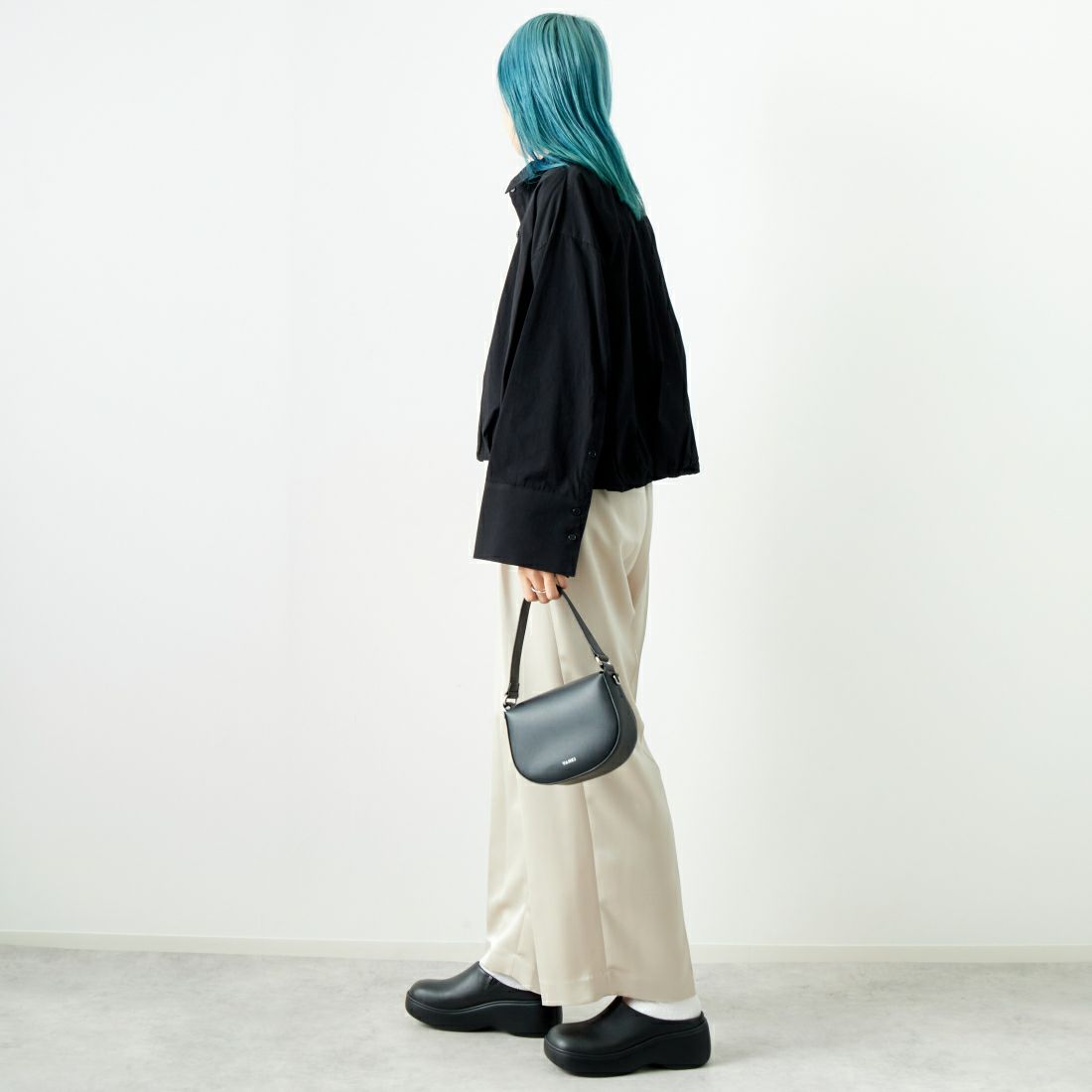 ma couleur [マ クルール] シルキーサテン ダブルクロスタックワイドパンツ [J-4659] 810 BEIGE &&モデル身長：167cm 着用サイズ：38&&