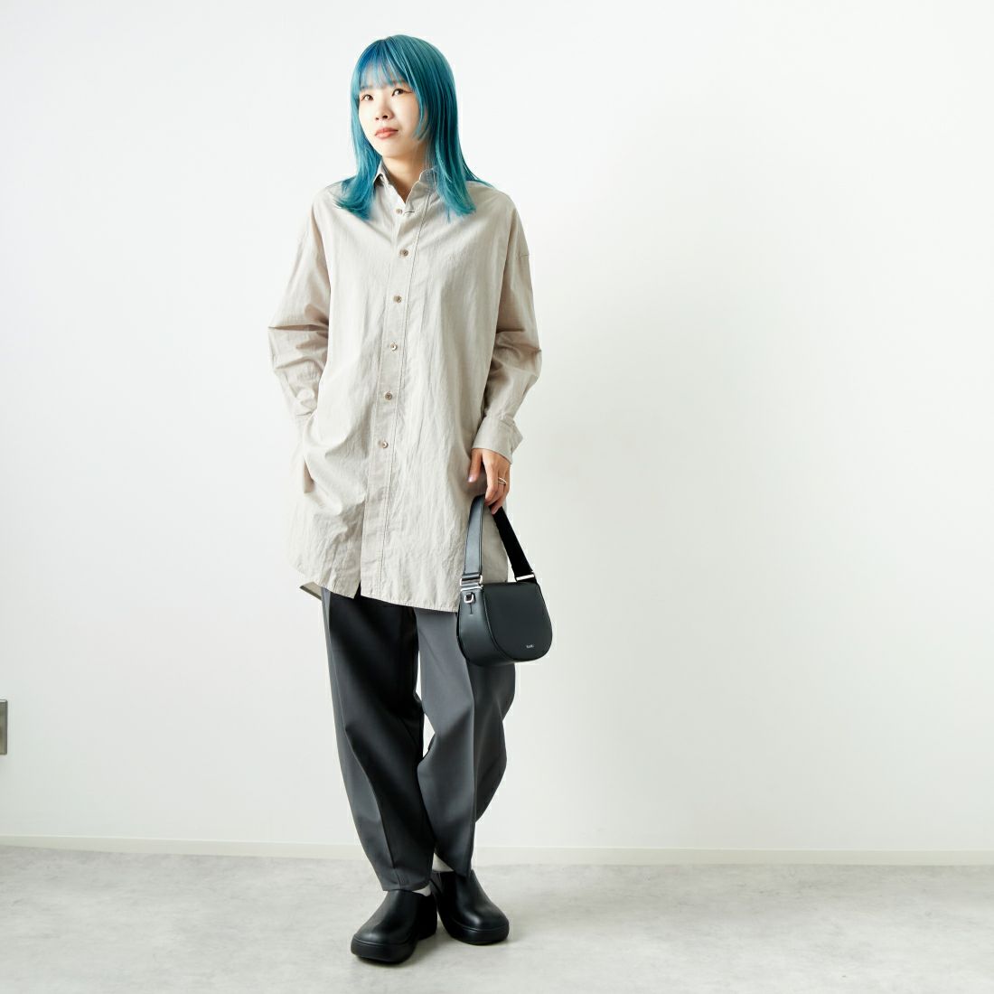 TICCA [ティッカ] スクエアスリットチュニック [TBDA-113] BEIGE &&モデル身長：167cm 着用サイズ：F&&