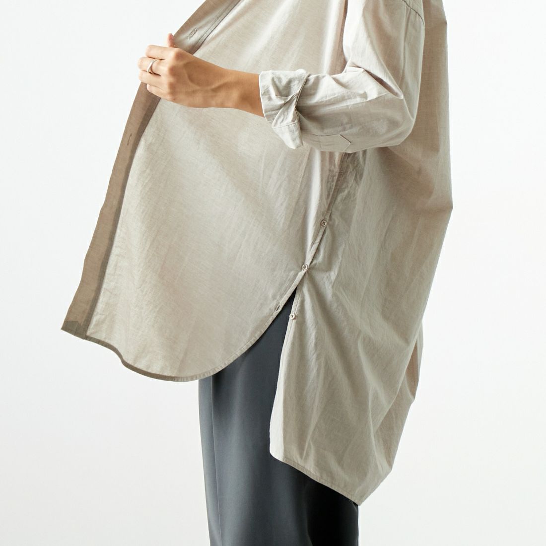 TICCA [ティッカ] スクエアスリットチュニック [TBDA-113] BEIGE &&モデル身長：167cm 着用サイズ：F&&