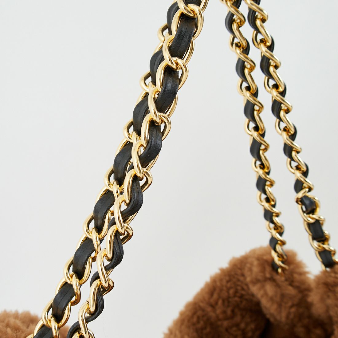 VIOLAd'ORO [ヴィオラドーロ] エコムートン チェーントートバッグ [V-8680] BROWN