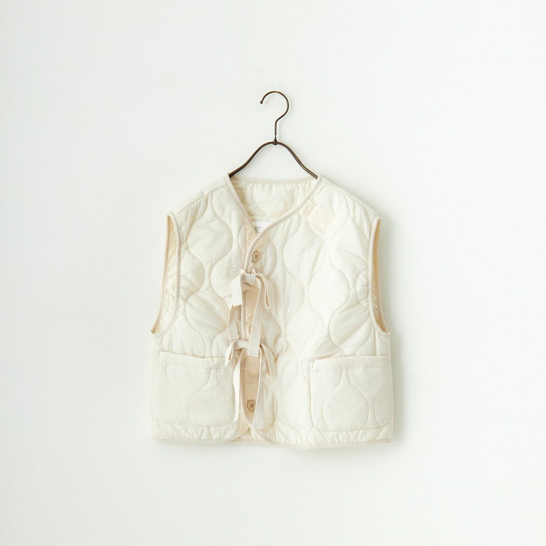 MILITARY [ミリタリー] 別注 フロントリボンキルティングベスト [T-247890000-JF] IVORY