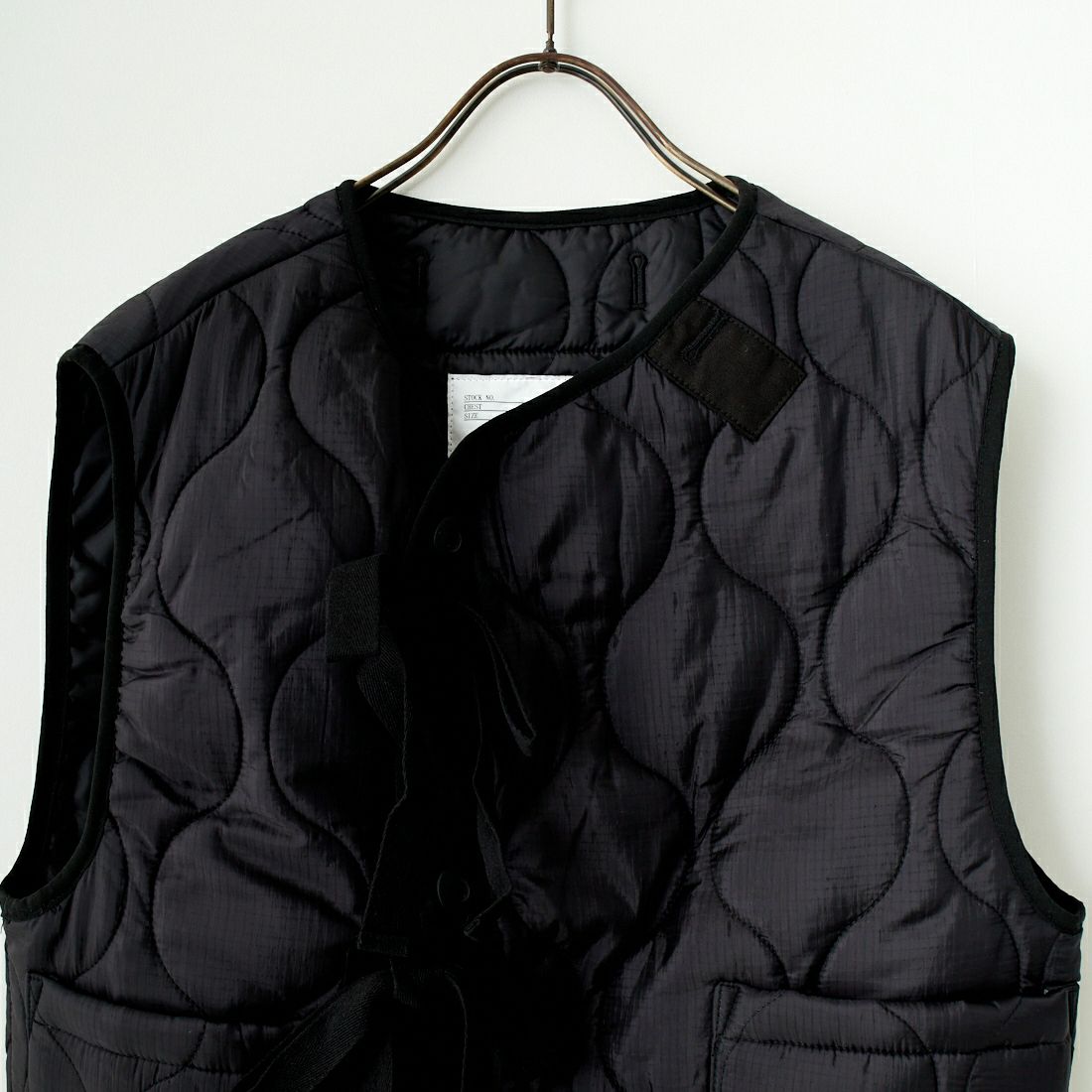 MILITARY [ミリタリー] 別注 フロントリボンキルティングベスト [T-247890000-JF] BLACK