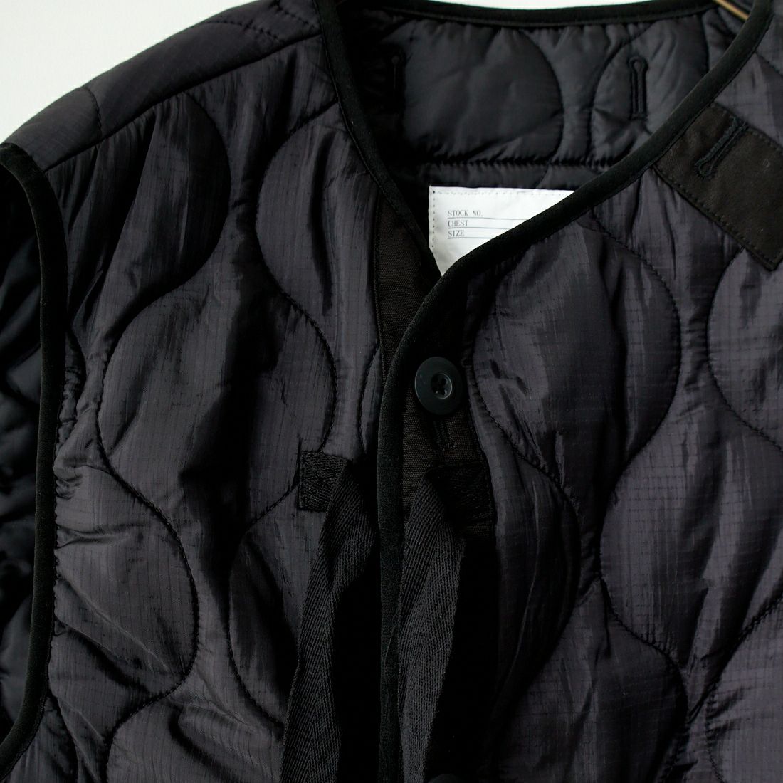 MILITARY [ミリタリー] 別注 フロントリボンキルティングベスト [T-247890000-JF] BLACK