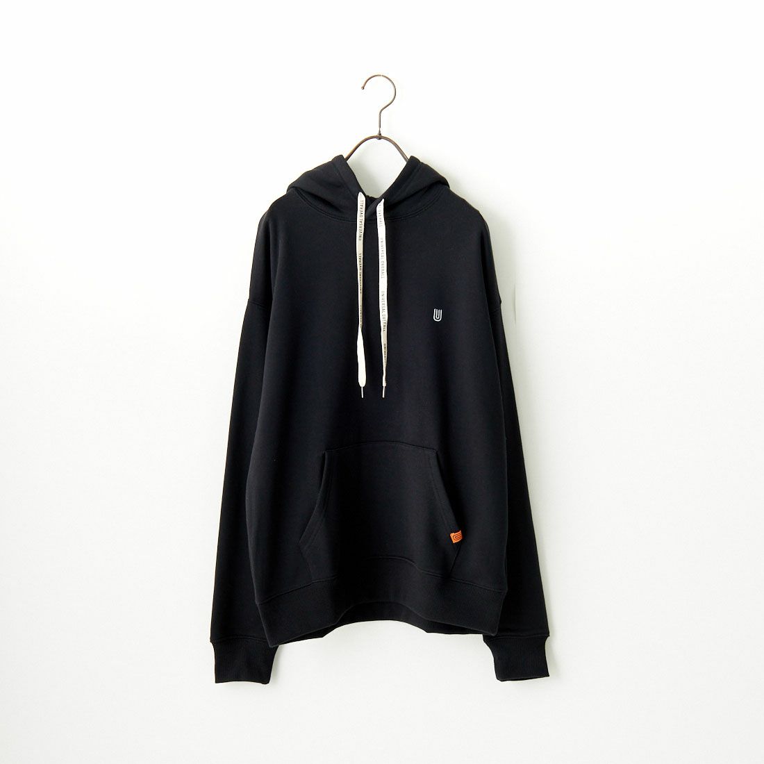 UNIVERSAL OVERALL [ユニバーサルオーバーオール] 別注 ワンポイントロゴ刺繍 スウェットパーカー [U2431230IN-JF] BLACK