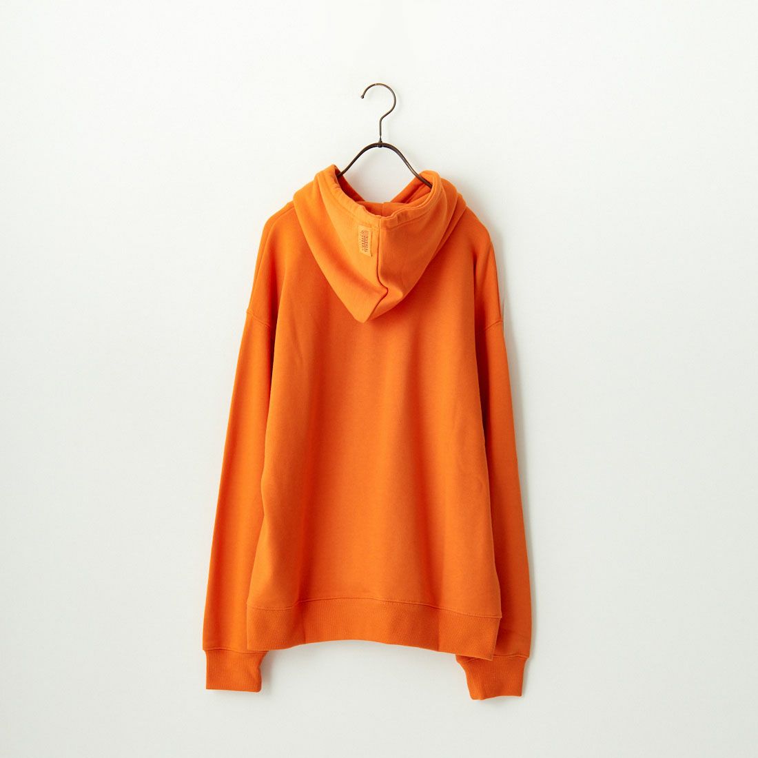 UNIVERSAL OVERALL [ユニバーサルオーバーオール] 別注 ワンポイントロゴ刺繍 スウェットパーカー [U2431230IN-JF] ORANGE