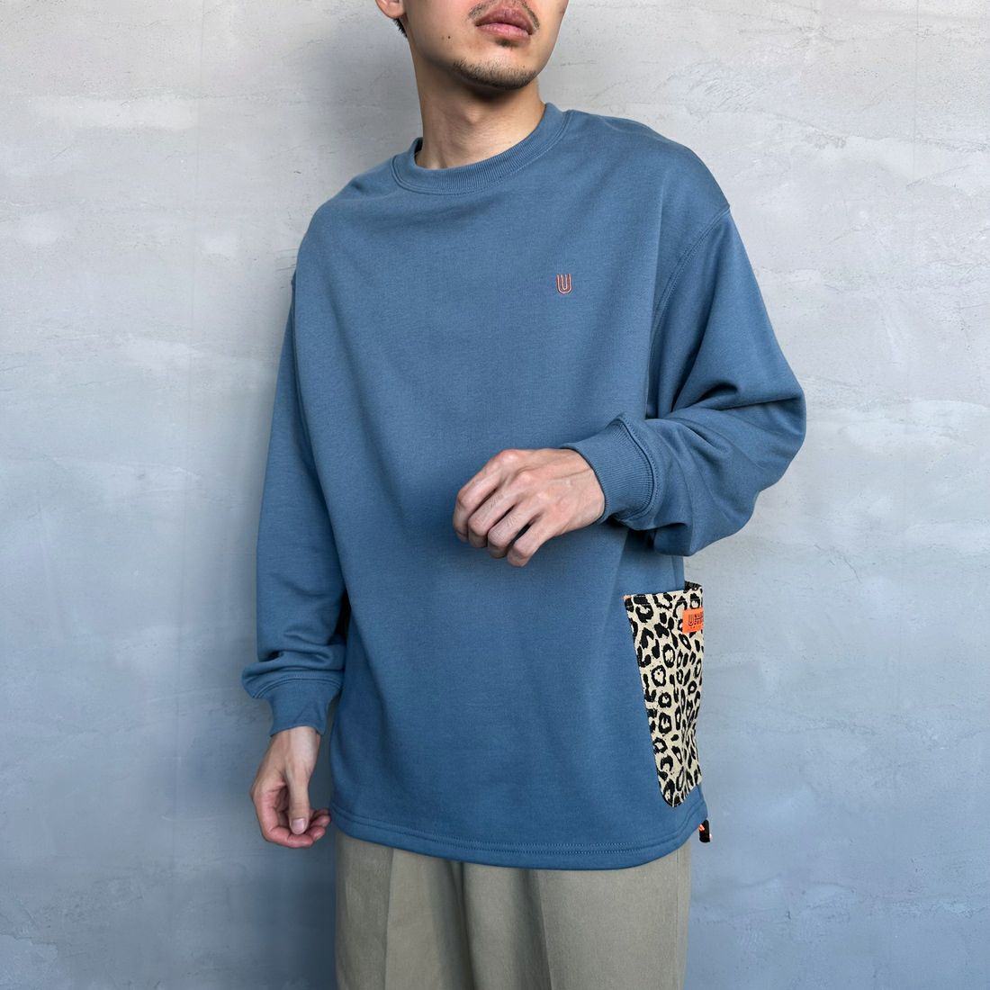UNIVERSAL OVERALL [ユニバーサルオーバーオール] 別注 ドローコード カバーオールスウェット [U2431226IN-JF] BLUE &&モデル身長：168cm 着用サイズ：M&&