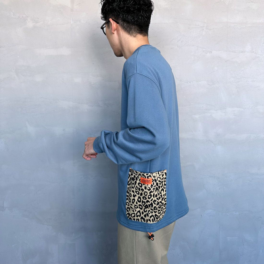 UNIVERSAL OVERALL [ユニバーサルオーバーオール] 別注 ドローコード カバーオールスウェット [U2431226IN-JF] BLUE &&モデル身長：168cm 着用サイズ：M&&