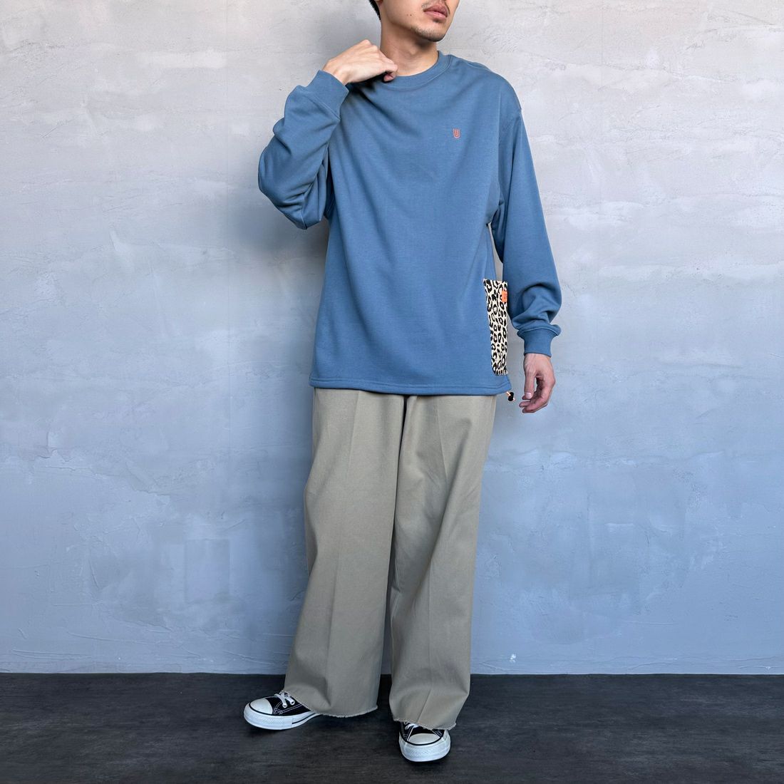 UNIVERSAL OVERALL [ユニバーサルオーバーオール] 別注 ドローコード カバーオールスウェット [U2431226IN-JF] BLUE &&モデル身長：168cm 着用サイズ：M&&