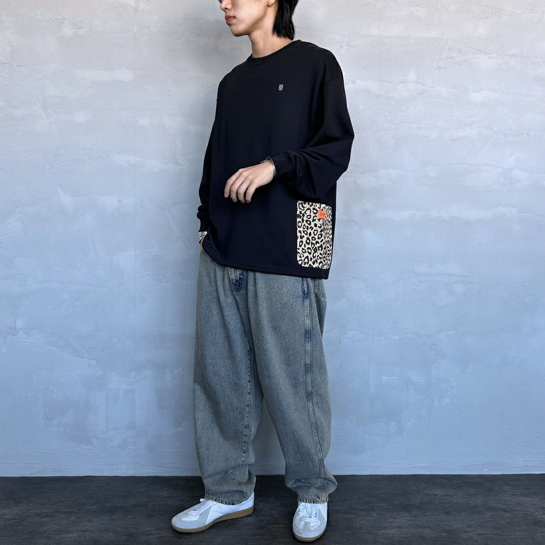 UNIVERSAL OVERALL [ユニバーサルオーバーオール] 別注 ドローコード カバーオールスウェット [U2431226IN-JF] BLACK &&モデル身長：179cm 着用サイズ：XL&&