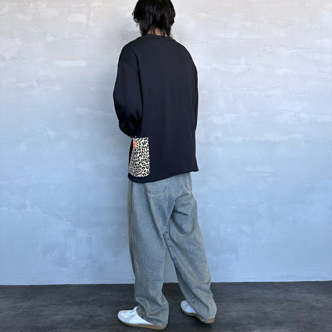 UNIVERSAL OVERALL [ユニバーサルオーバーオール] 別注 ドローコード カバーオールスウェット [U2431226IN-JF] BLACK &&モデル身長：179cm 着用サイズ：XL&&