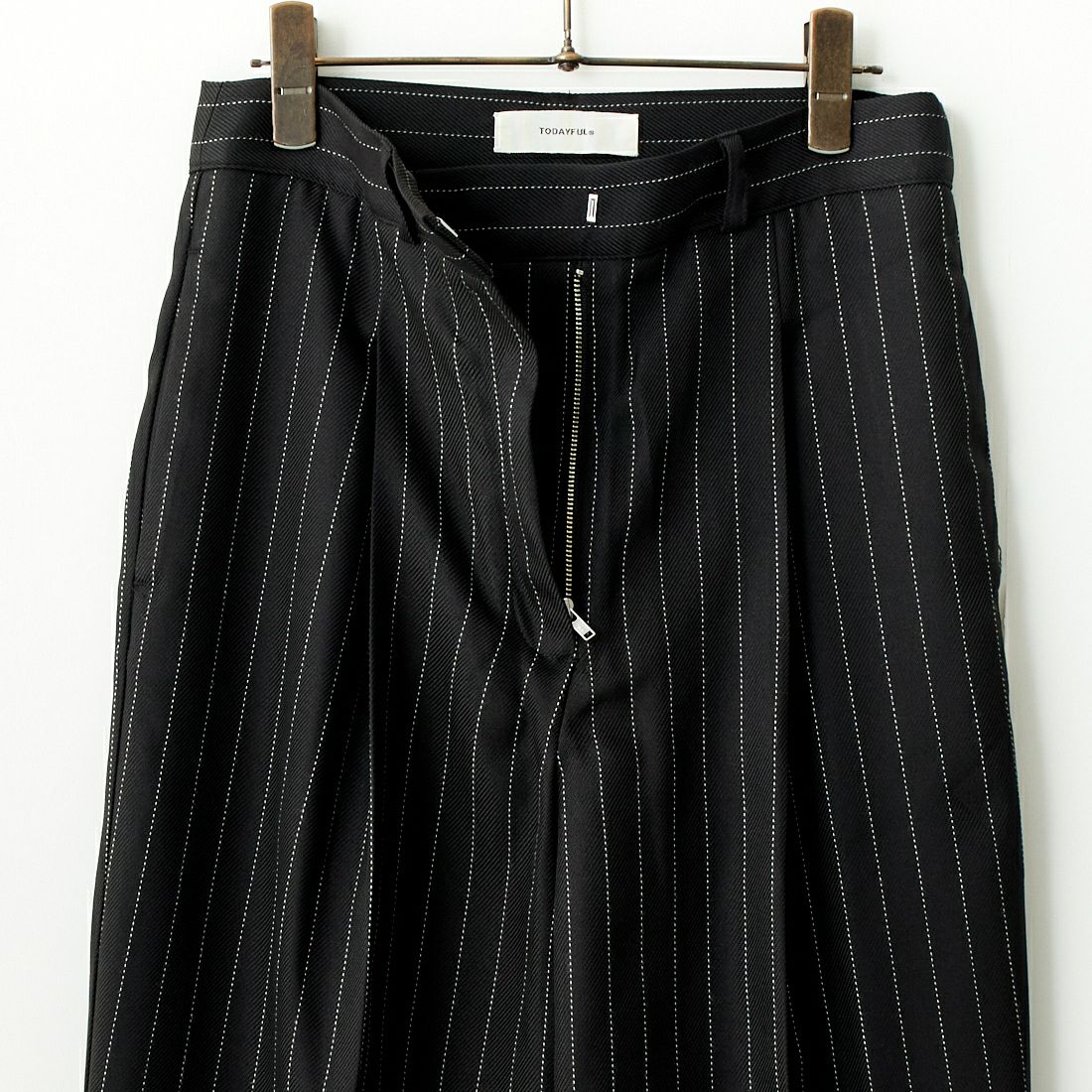 TODAYFUL [トゥデイフル] ストライプツイルトラウザーズ [12420701] BLK