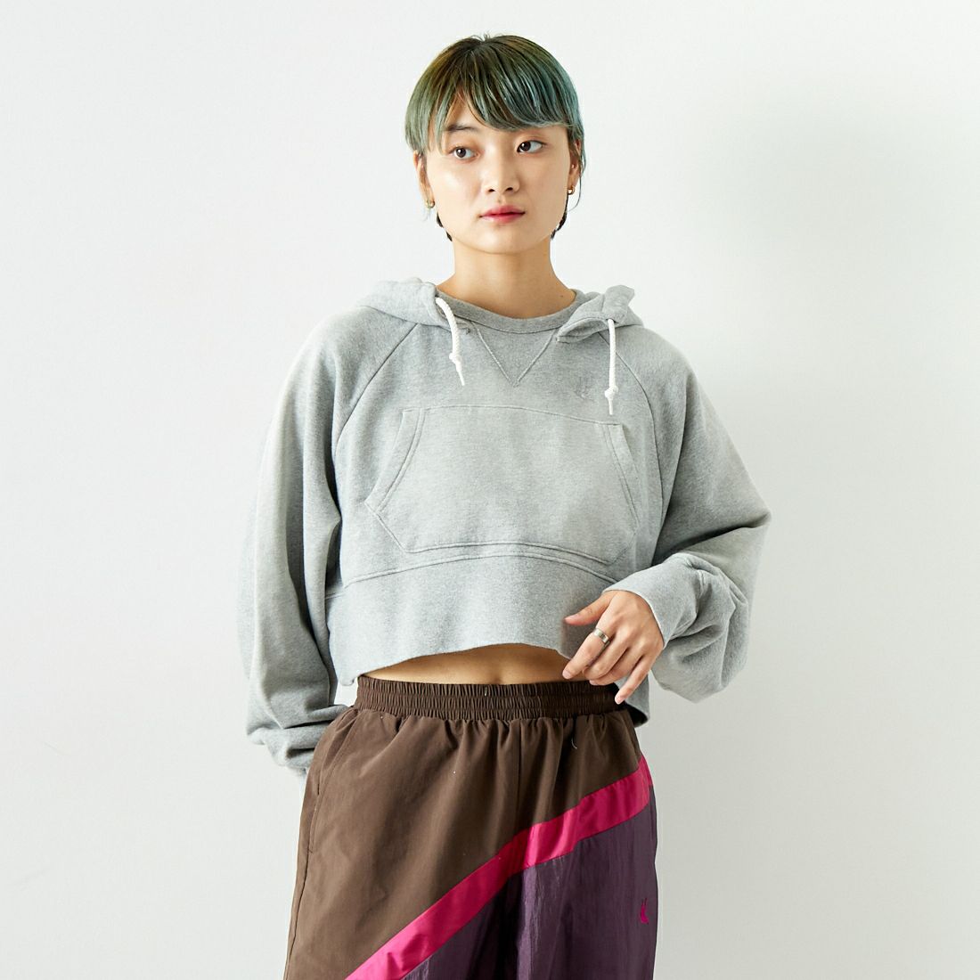 RhodolirioN [ロドリリオン] ガジェットフーディ [PS1095] B H.GREY &&モデル身長：160cm 着用サイズ：ONE SIZE&&