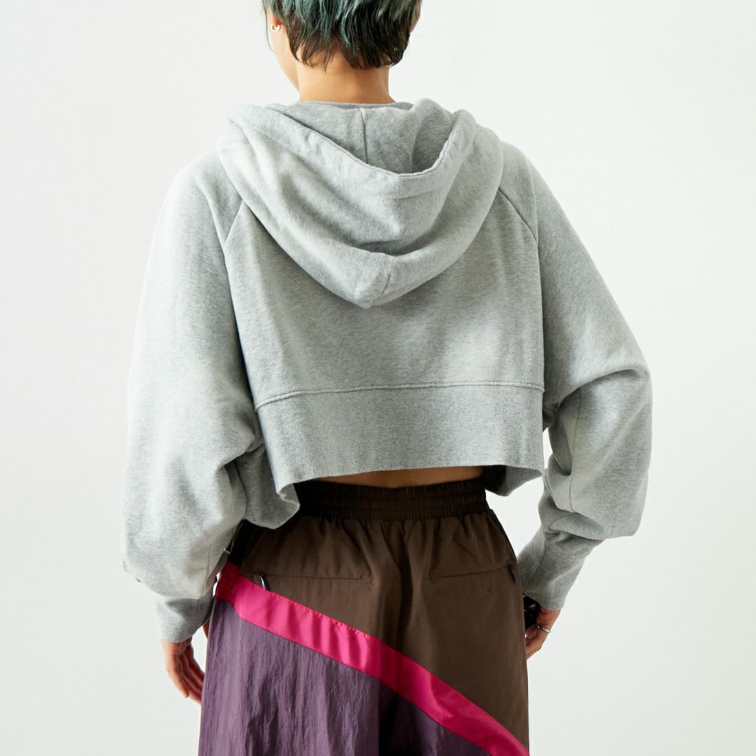 RhodolirioN [ロドリリオン] ガジェットフーディ [PS1095] B H.GREY &&モデル身長：160cm 着用サイズ：ONE SIZE&&