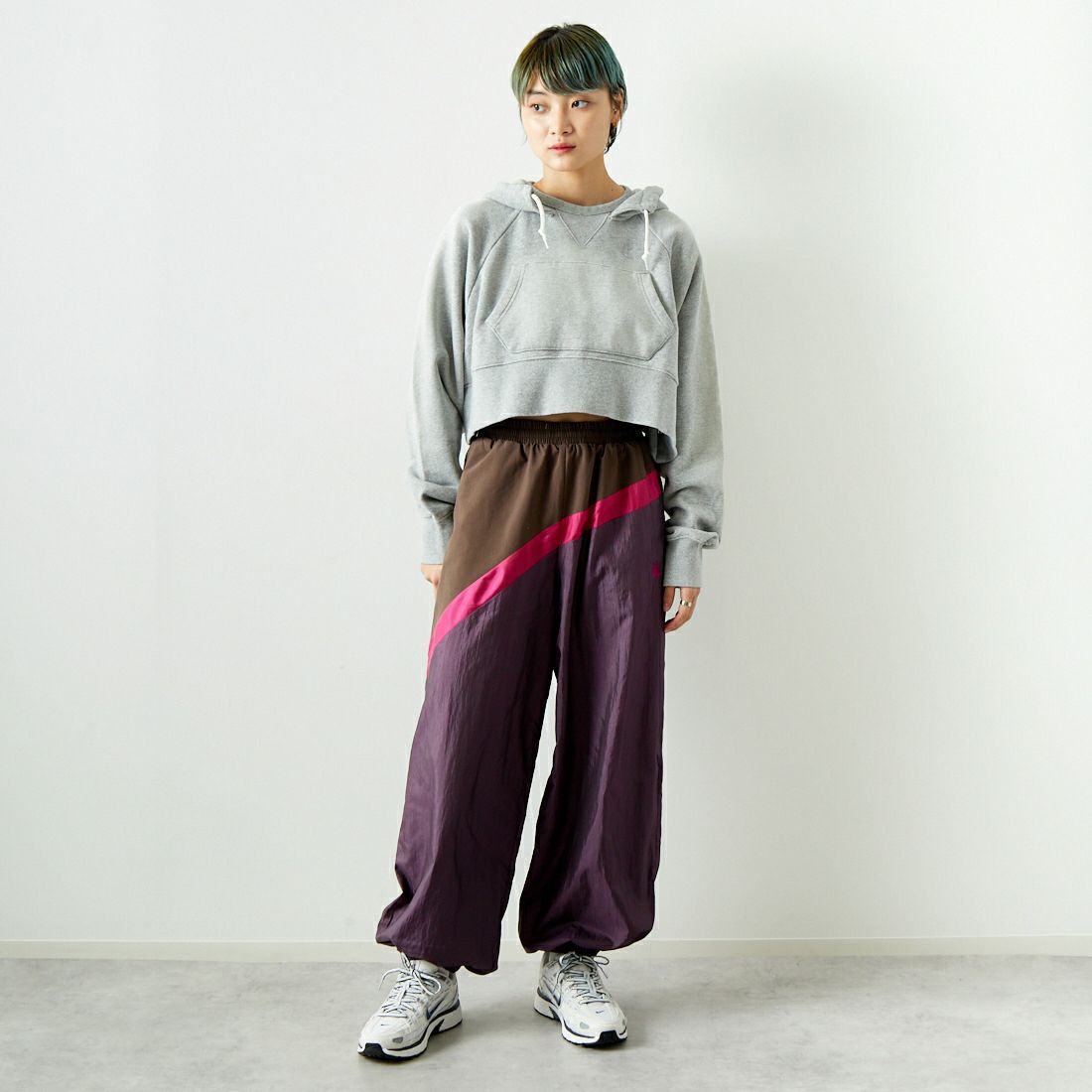 RhodolirioN [ロドリリオン] ガジェットフーディ [PS1095] B H.GREY &&モデル身長：160cm 着用サイズ：ONE SIZE&&