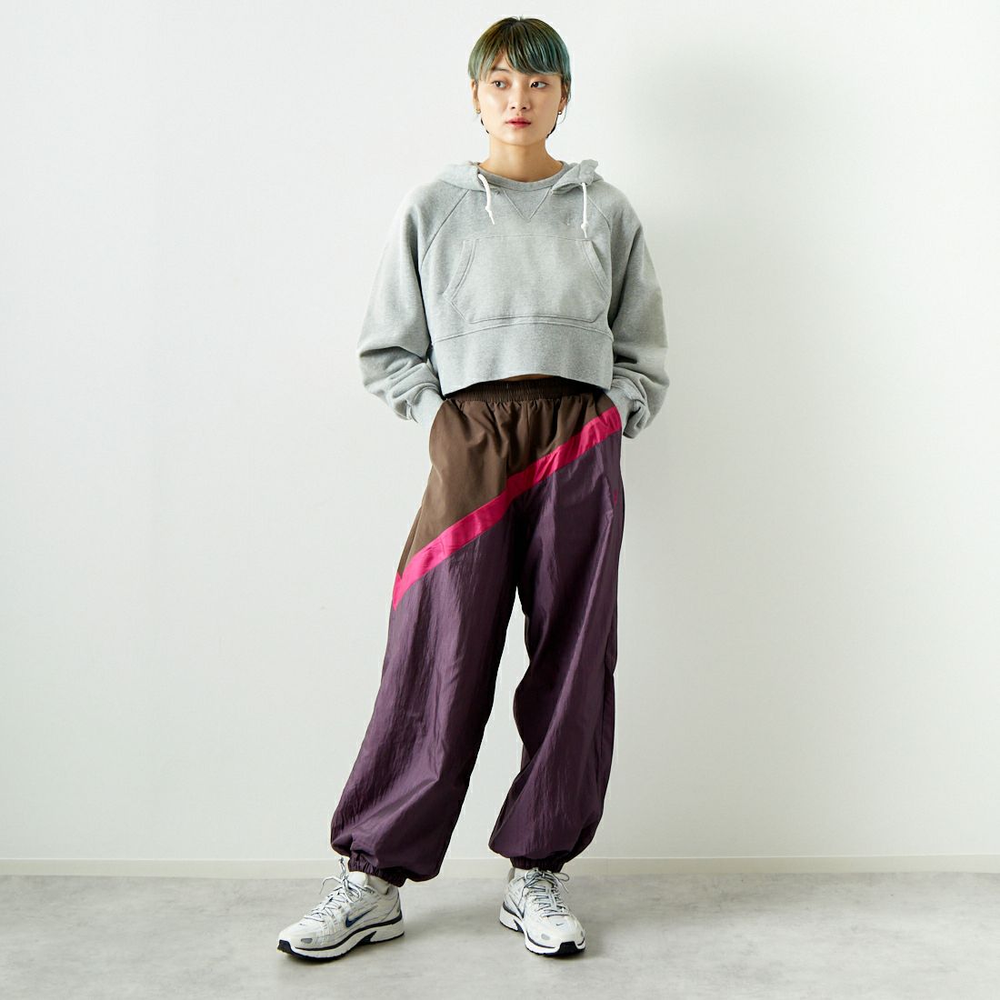 RhodolirioN [ロドリリオン] ガジェットフーディ [PS1095] B H.GREY &&モデル身長：160cm 着用サイズ：ONE SIZE&&