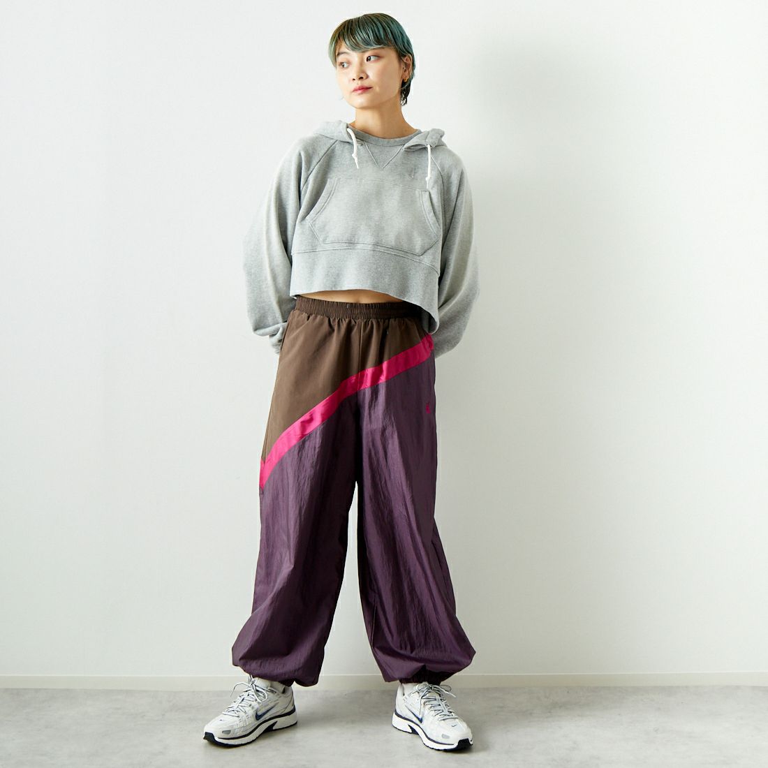 RhodolirioN [ロドリリオン] ガジェットフーディ [PS1095] B H.GREY &&モデル身長：160cm 着用サイズ：ONE SIZE&&