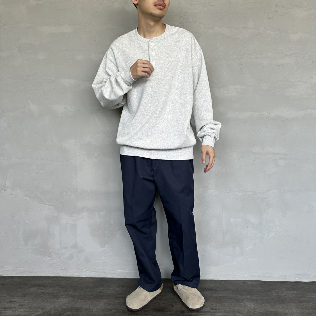 Health knit [ヘルスニット] 別注 ヘンリーネックスウェット [HR24F-M019-JF] H.GREY &&モデル身長：168cm 着用サイズ：L&&