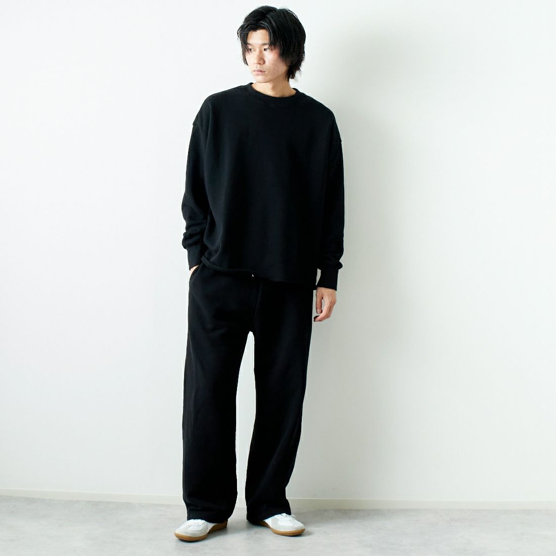 iori [イオリ] 別注 カットオフスウェット [IP77-JF] BLACK &&モデル身長：182cm 着用サイズ：2&&