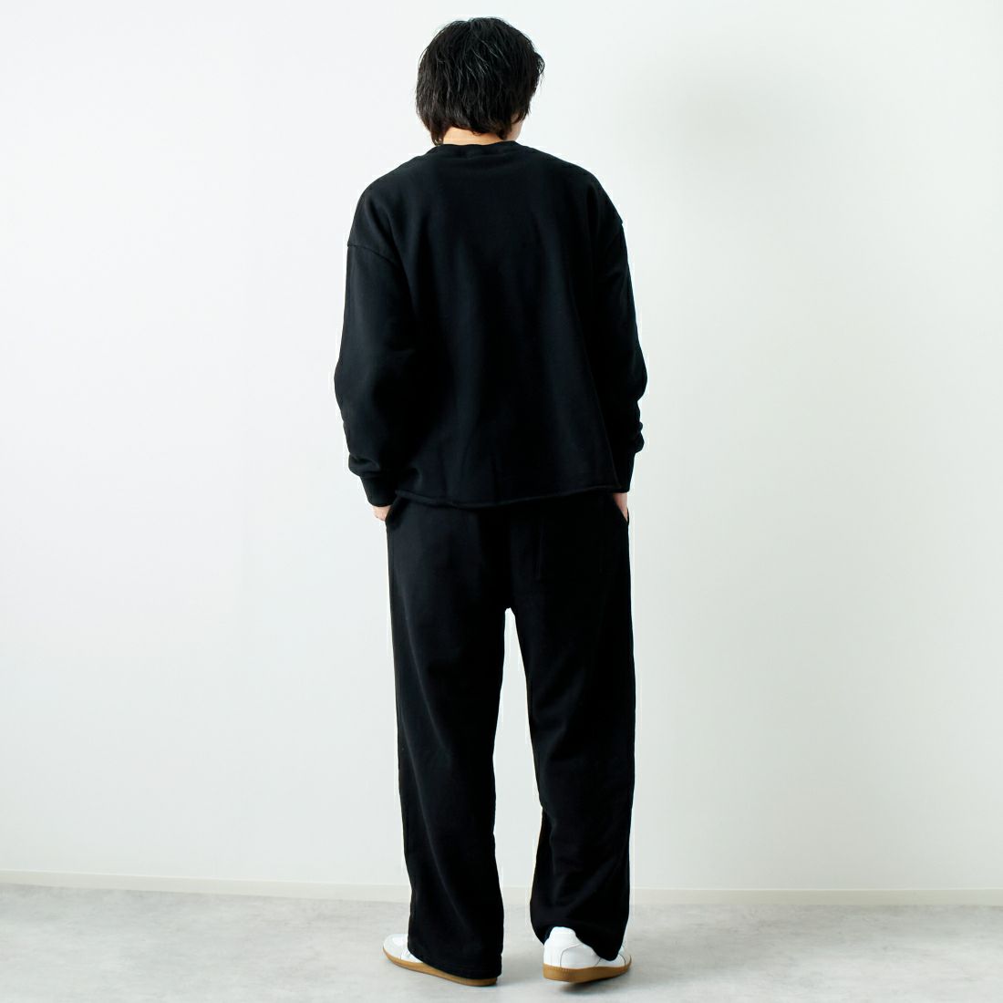 iori [イオリ] 別注 カットオフスウェット [IP77-JF] BLACK &&モデル身長：182cm 着用サイズ：2&&