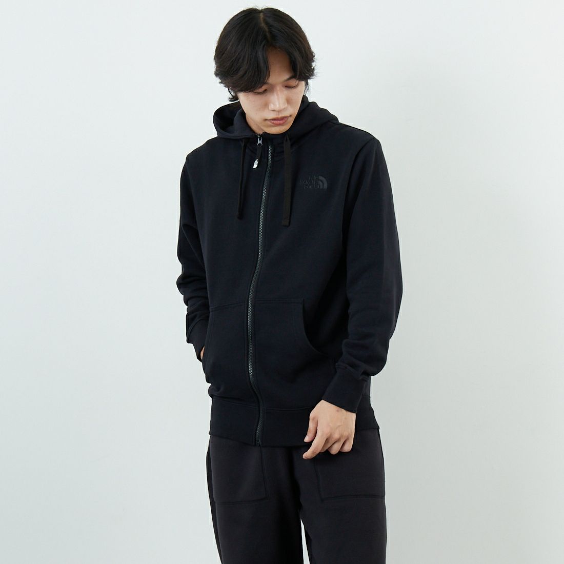 THE NORTH FACE [ザ ノースフェイス] リアビューフルジップフーディ [NT12442] KK &&モデル身長：179cm 着用サイズ：M&&