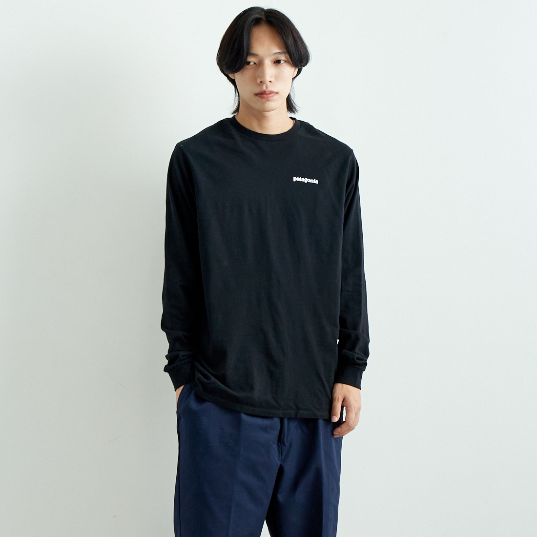patagonia [パタゴニア] メンズ ロングスリーブ P-6ロゴ レスポンシビリティーTシャツ [38518] BLK &&モデル身長：182cm 着用サイズ：L&&