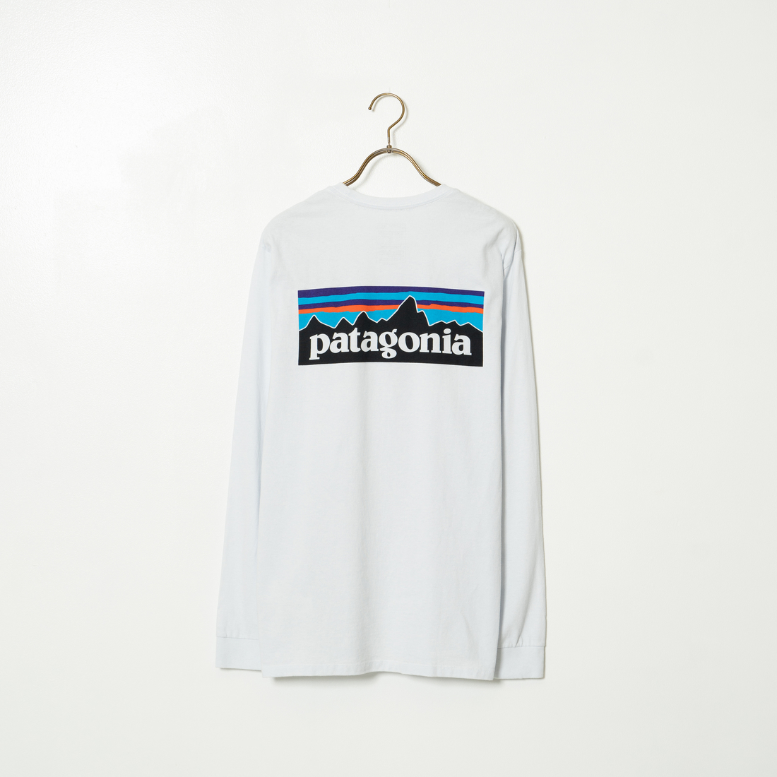 patagonia [パタゴニア] メンズ ロングスリーブ P-6ロゴ レスポンシビリティーTシャツ [38518] BLK &&モデル身長：179cm 着用サイズ：M&&