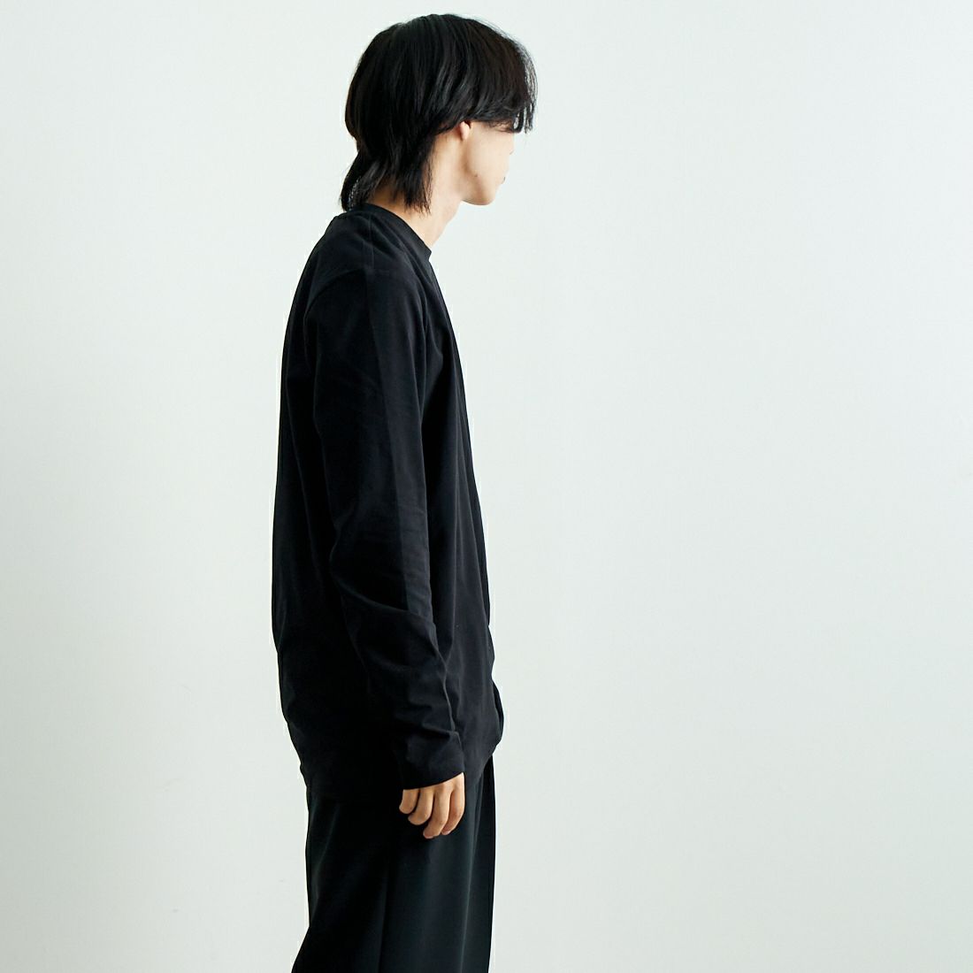 BALR. [ボーラー] 日本限定 ブランドロングスリーブTシャツ [B11111059] BLACK &&モデル身長：179cm 着用サイズ：L&&