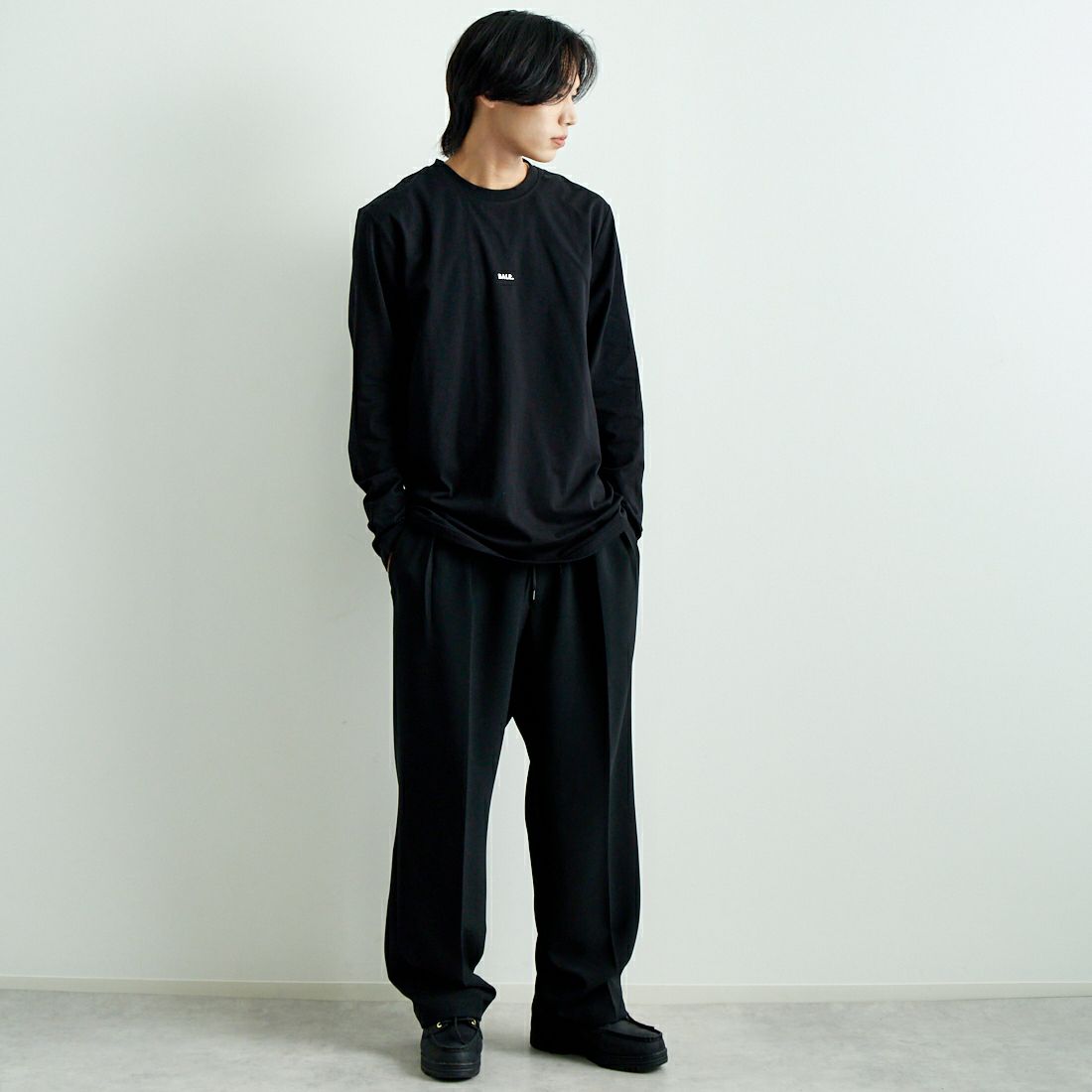BALR. [ボーラー] 日本限定 ブランドロングスリーブTシャツ [B11111059] BLACK &&モデル身長：179cm 着用サイズ：L&&