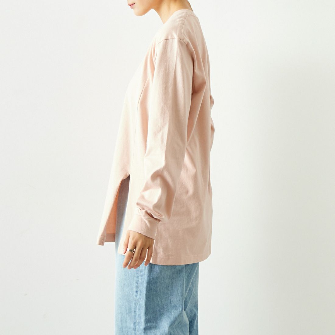 MEYAME [メヤメ] スリットロングスリーブTシャツ [MEY-1933] APRICOT &&モデル身長：160cm 着用サイズ：F&&