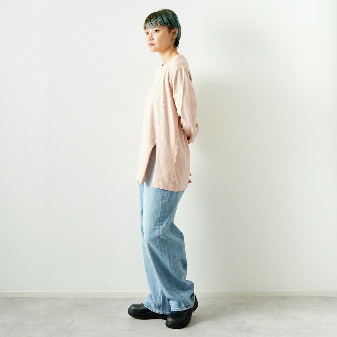 MEYAME [メヤメ] スリットロングスリーブTシャツ [MEY-1933] APRICOT &&モデル身長：160cm 着用サイズ：F&&